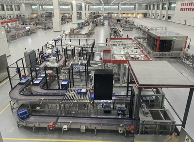 12個(gè)人每小時(shí)生產(chǎn)15000瓶白酒?看瀘州如何引領(lǐng)中國白酒行業(yè)邁向數(shù)字化、智能化新紀(jì)元|精彩成渝&middot;萬千氣象看四川